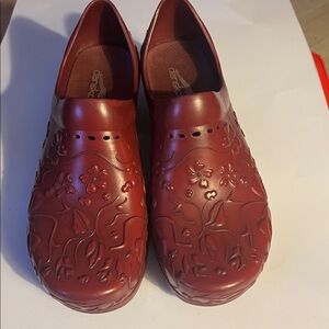 Dansko Pixie clogs
